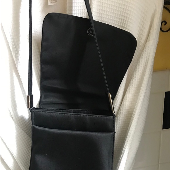 💋💋SOLD💋💋DKNY MESSENGER BAG - Picture 4 of 4